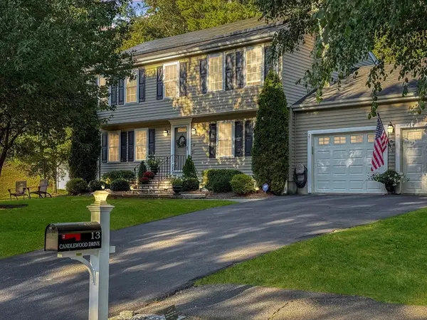 13 Candlewood Dr, Medway, MA 02053