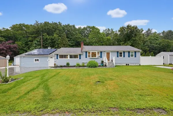 14 Country Ln, Marlborough, MA 01752