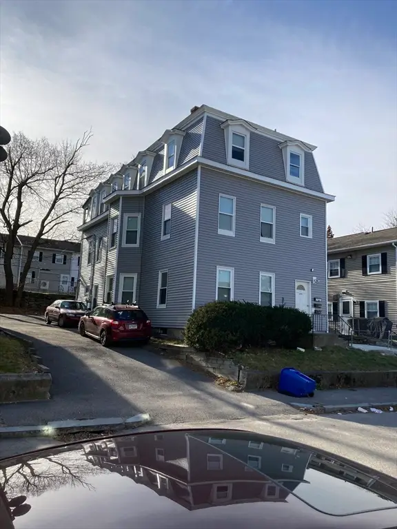 21 Dix St, Worcester, MA 01609