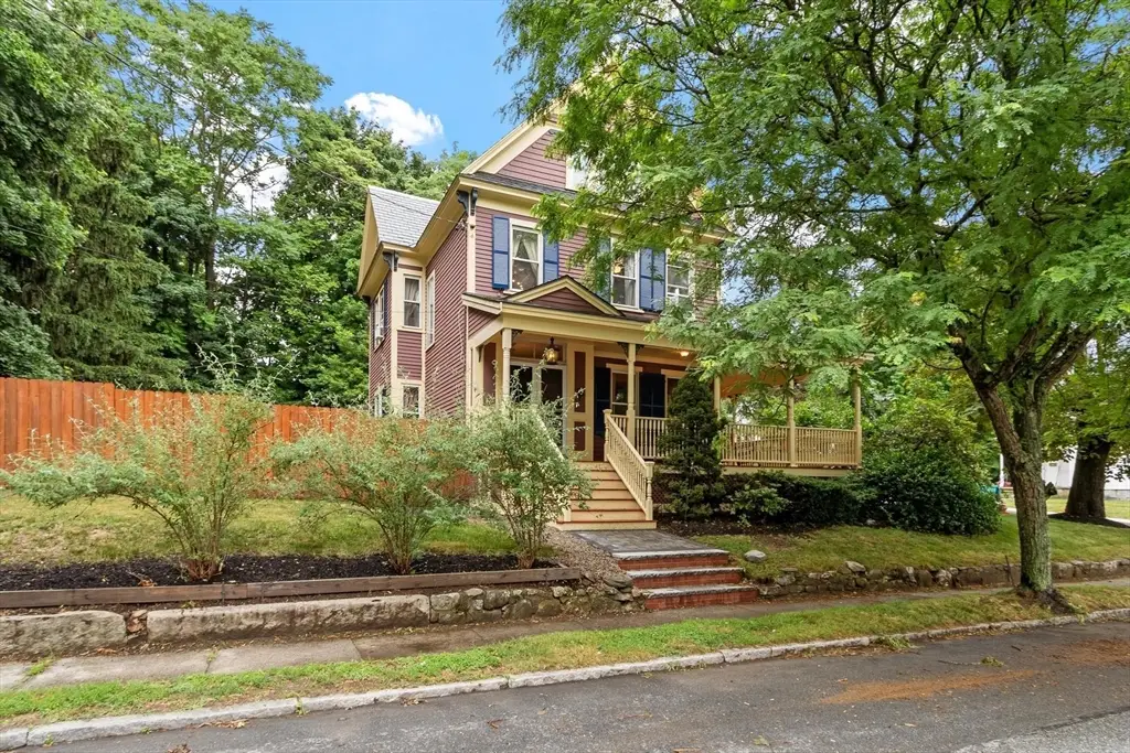 192 Wentworth Ave, Lowell, MA 01852 - #1