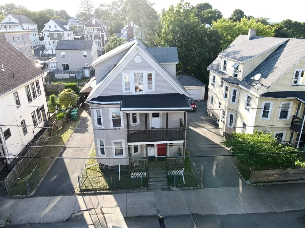 31-33 Hollingsworth St, Lynn, MA 01902 - #1