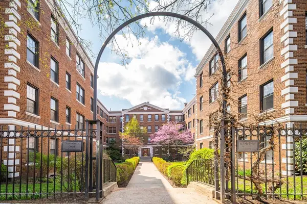 64 Queensberry St. #101, Boston, MA 02215