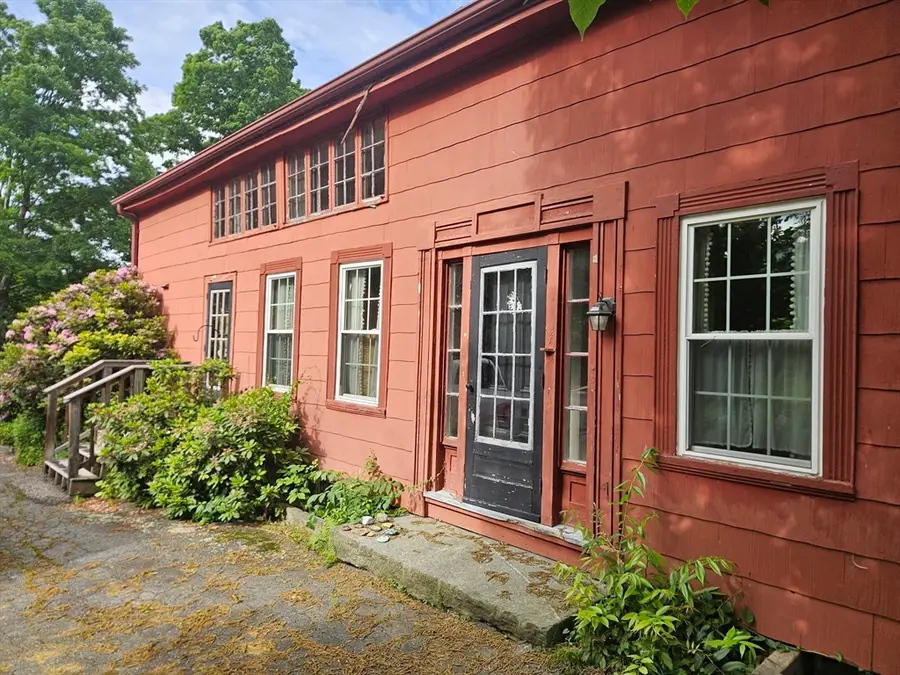 43 Summer St, Barre, MA 01005 - #3