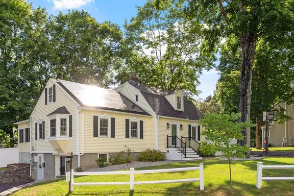 3 Winn Ter, Northborough, MA 01532