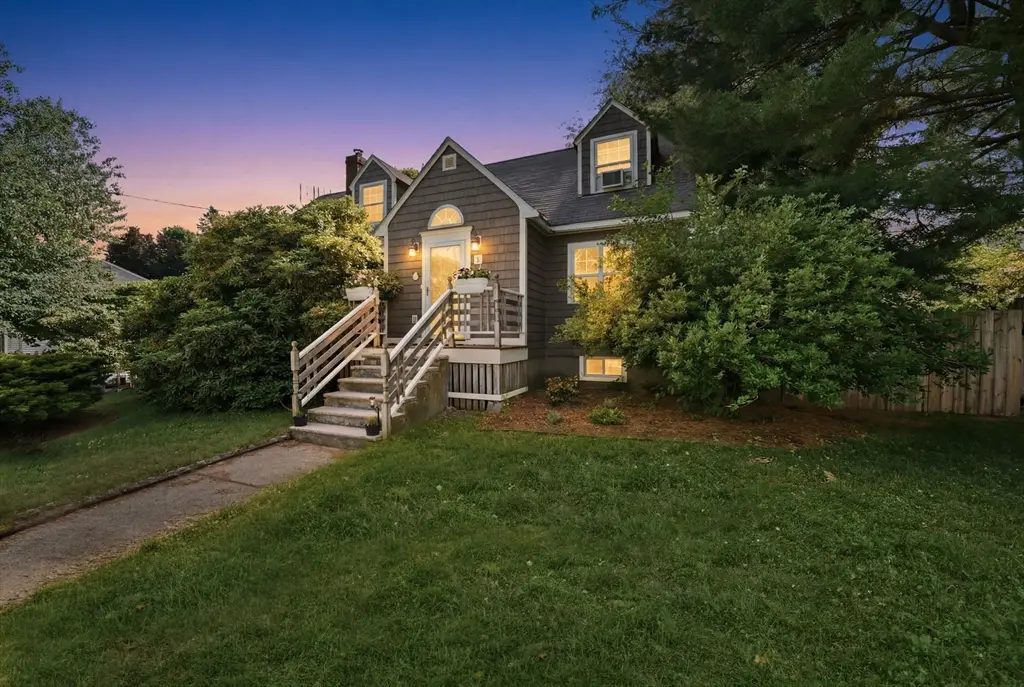 4 Laurel St, Woburn, MA 01801 - #1