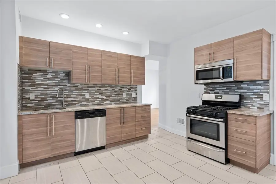 8 Roach St, Boston, MA 02125 - #2