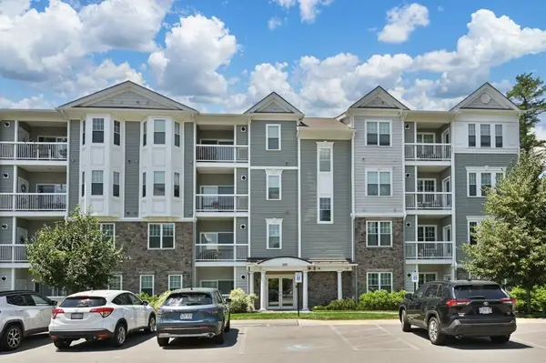 220 Martins Landing #102, North Reading, MA 01867