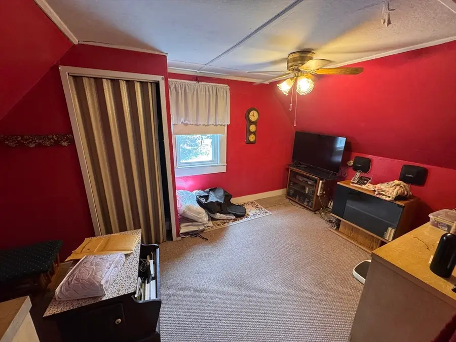 48 Grant St, Dracut, MA 01826 - #3