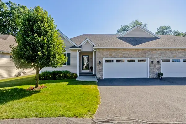 156 Stonybrook Way #156, South Hadley, MA 01075