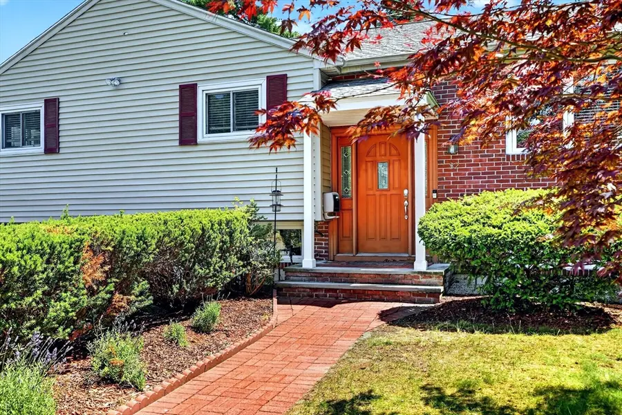 32 Bobolink Rd, Wellesley, MA 02481 - #2