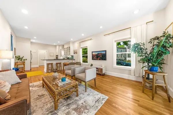 36 Oak St #1, Somerville, MA 02143
