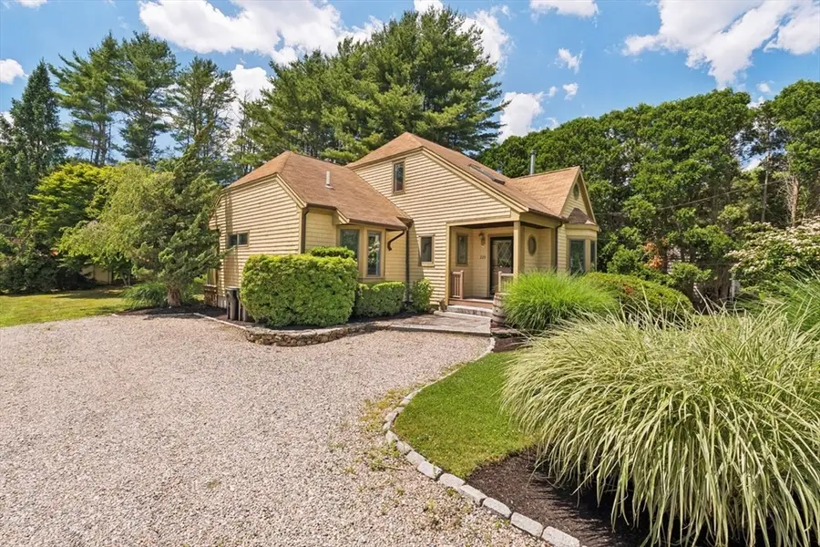 220 Rockland St, Dartmouth, MA 02748 - #2