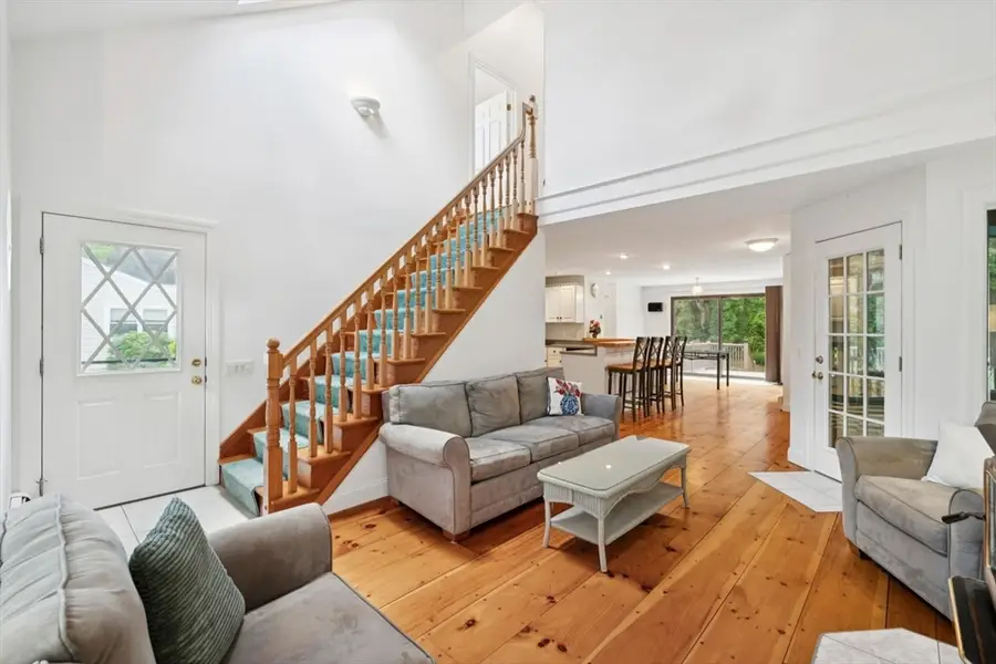 220 Rockland St, Dartmouth, MA 02748 - #3