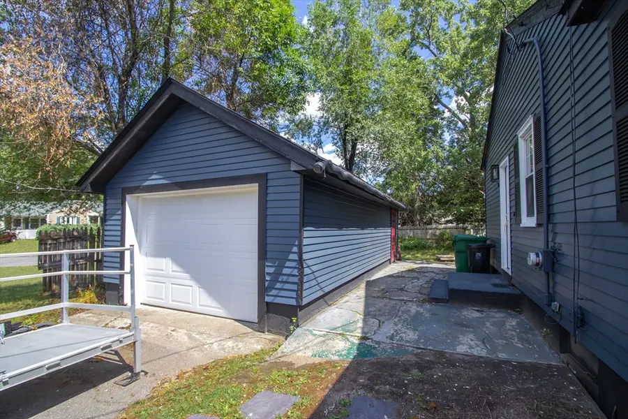 127 Gelinas Dr, Chicopee, MA 01020 - #3