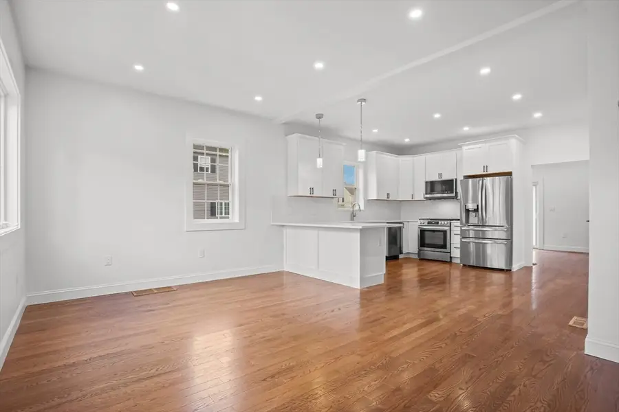 24 Cottage St, Taunton, MA 02780 - #3