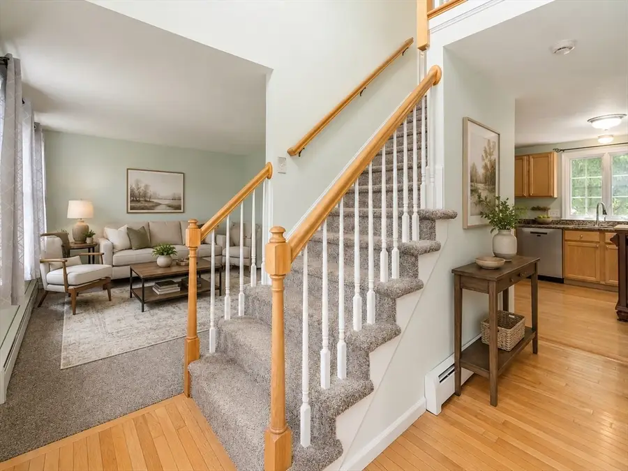 132 Tipperary Dr, Whitinsville, MA 01588 - #3