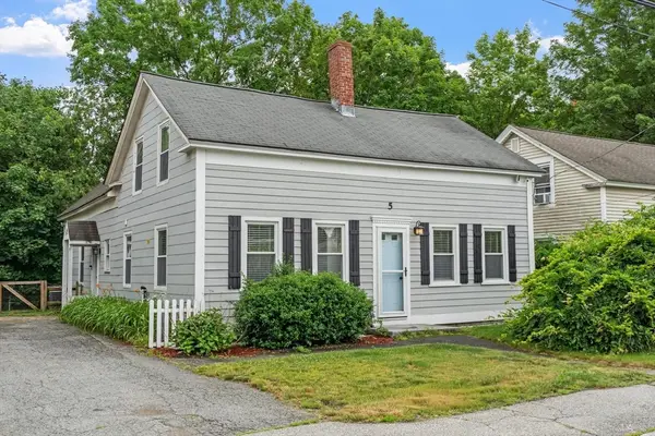 5 Mill St, Pepperell, MA 01463