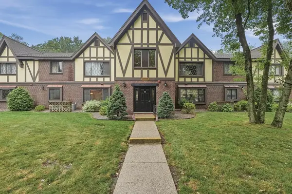 14 Royal Lake Drive #1, Braintree, MA 02184