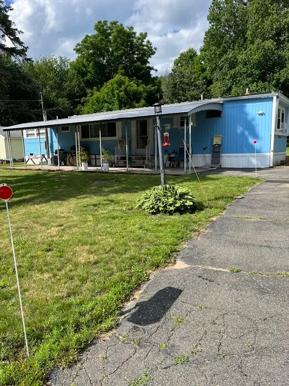 23 Riverview Cir, Brimfield, MA 01010
