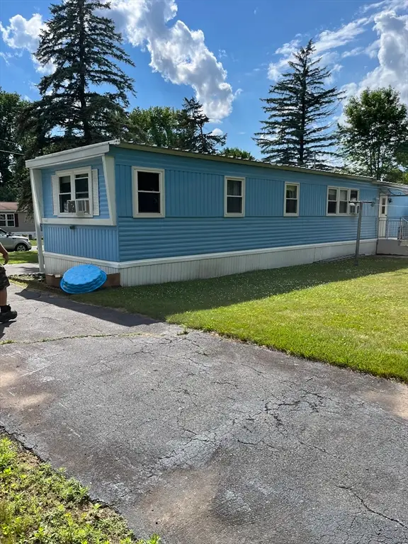 23 Riverview Cir, Brimfield, MA 01010 - #2