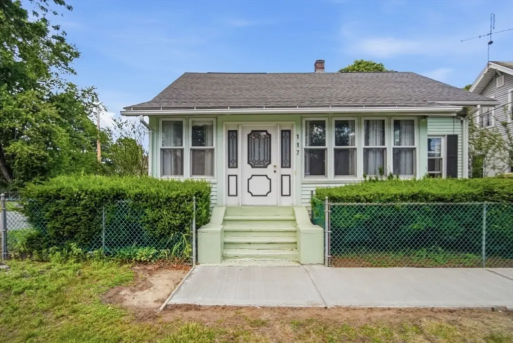 117 Burghardt St, Springfield, MA 01109 - #1