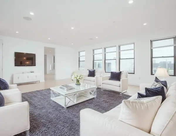 340 West 2nd Street #9, Boston, MA 02127