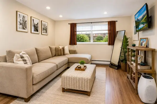 668 Robbins Ave #3, Dracut, MA 01826