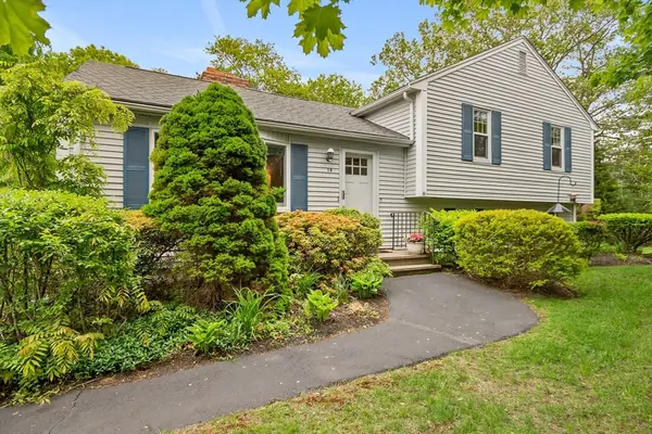 19 Hood Drive, Plymouth, MA 02360