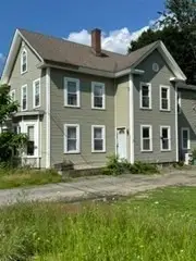 471 High St, Clinton, MA 01510