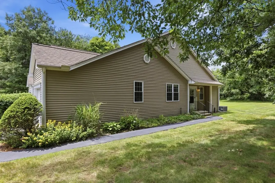 12 Meditation Ln #10B, Lancaster, MA 01523 - #3