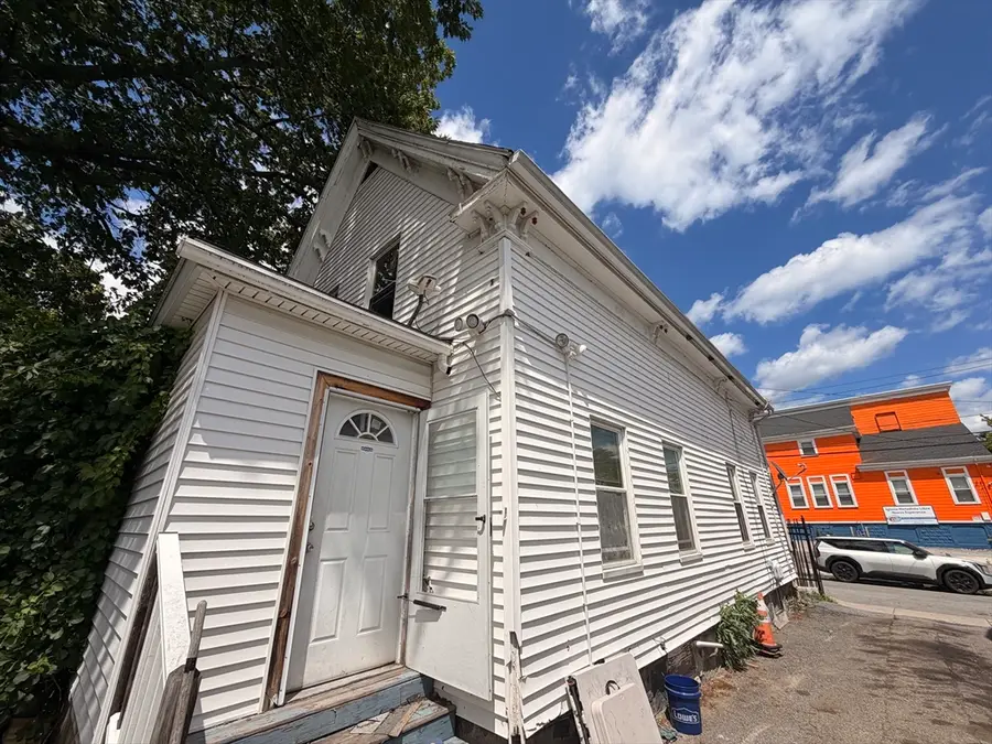 20 Monmouth St, Lawrence, MA 01841 - #3
