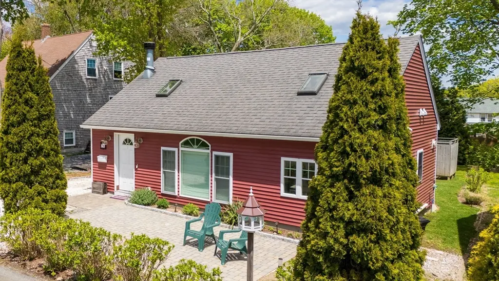 73 Congdon St, Narragansett, RI 02882 - #1