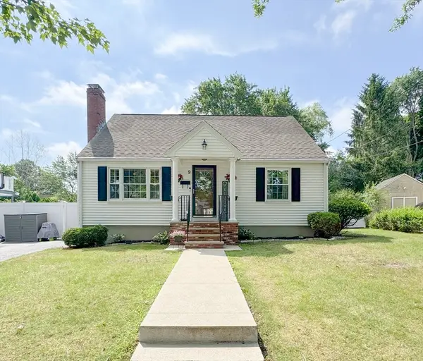 9 Reynolds Rd, Peabody, MA 01960