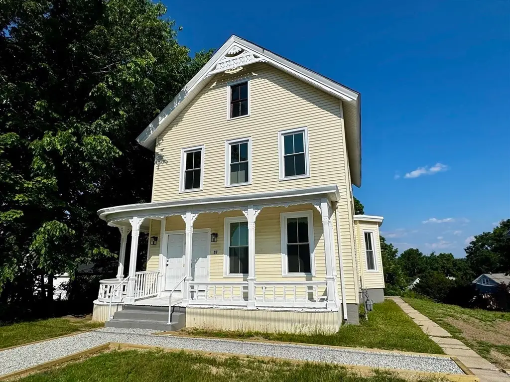 37 Oakes Ave, Southbridge, MA 01550 - #1