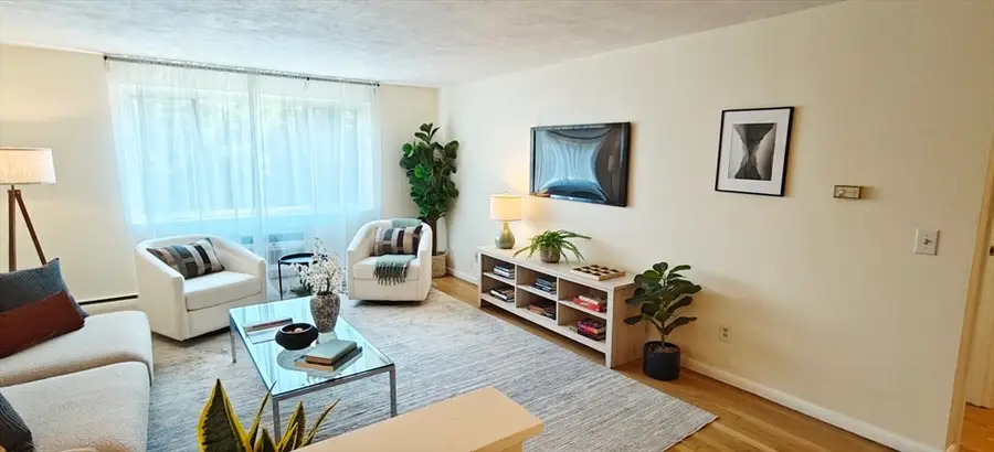 197 Kent St #35, Brookline, MA 02446 - #3