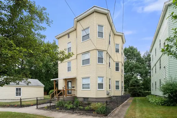 10 Riverview Ter, Chicopee, MA 01013