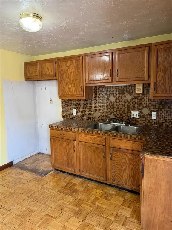112 1/2 Ford, Brockton, MA 02301 - #3
