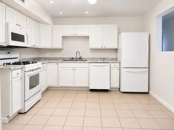 526 Third St #3, Fall River, MA 02721