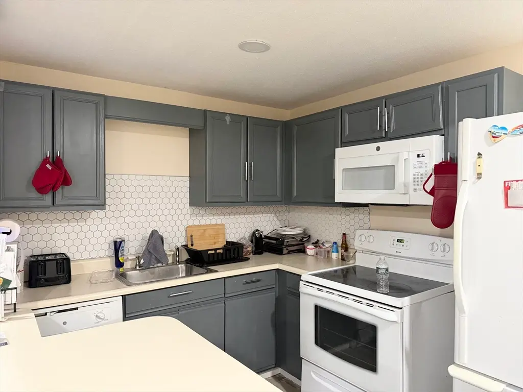 1261 Church Street #13, New Bedford, MA 02745 - #1