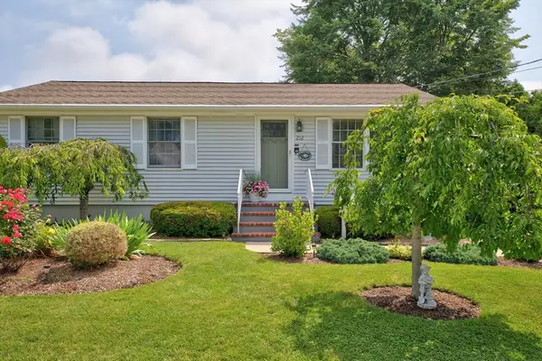 212 Pine Grove St, New Bedford, MA 02745