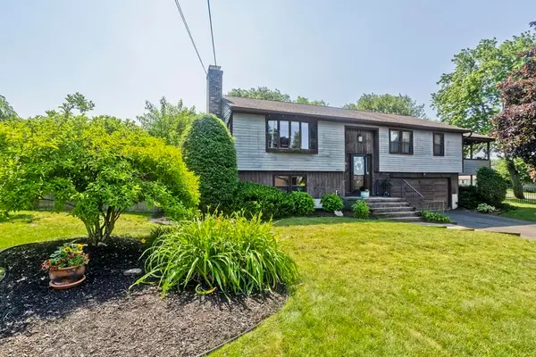 9 Dowds Ln, Chicopee, MA 01020