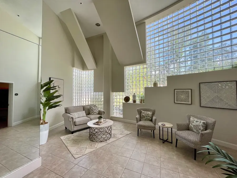 1 Loring Ave #207, Swampscott, MA 01907 - #3