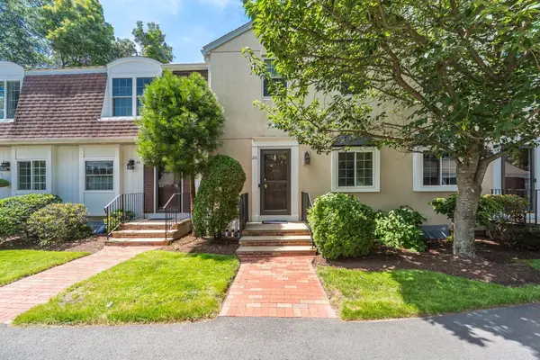26 Denmark Lane #26, Needham, MA 02492