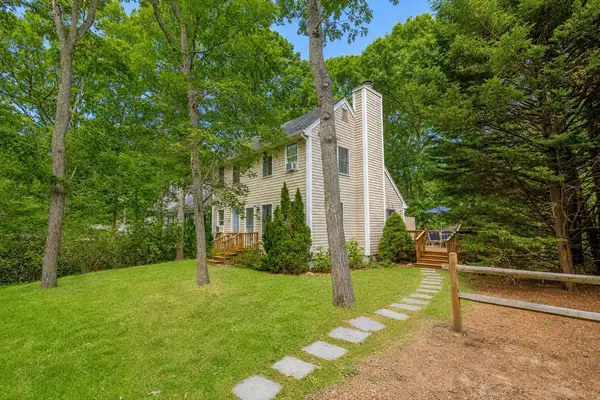 72 Moonstone Way, Tisbury, MA 02568