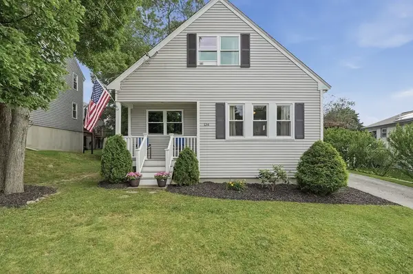 134 Hathaway Commons Rd, Fall River, MA 02720