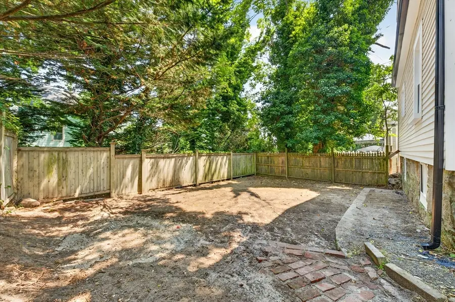 106 South 7th St, New Bedford, MA 02740 - #3