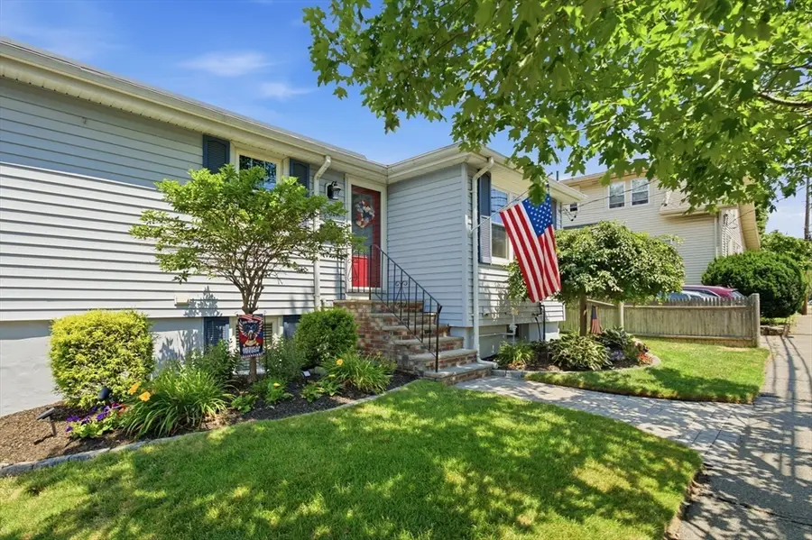 31 Dartmouth St, Lynn, MA 01904 - #2