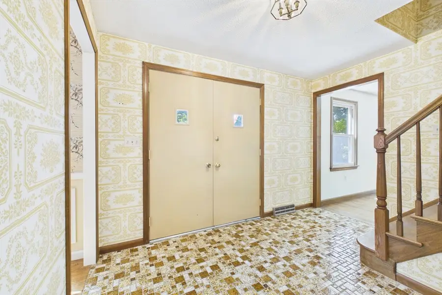 500 Inverness Ln, Longmeadow, MA 01106 - #3