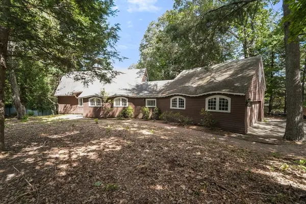 136 Dudley Rd, Newton, MA 02459