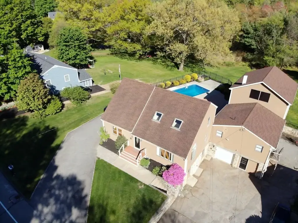 923 Main St, Northbridge, MA 01588 - #1